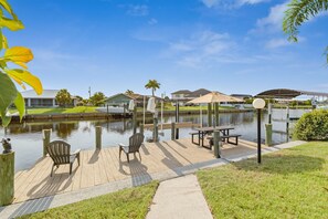 Outdoor dining - Waterfront - Heated Pool - Dock - Gulf Access - Bring Your Boat (Port Charlotte)