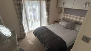 Unclassified image, 5 of 10, button - 6 berth, ideal for edin fringe, tattoo, etc (Dunbar)