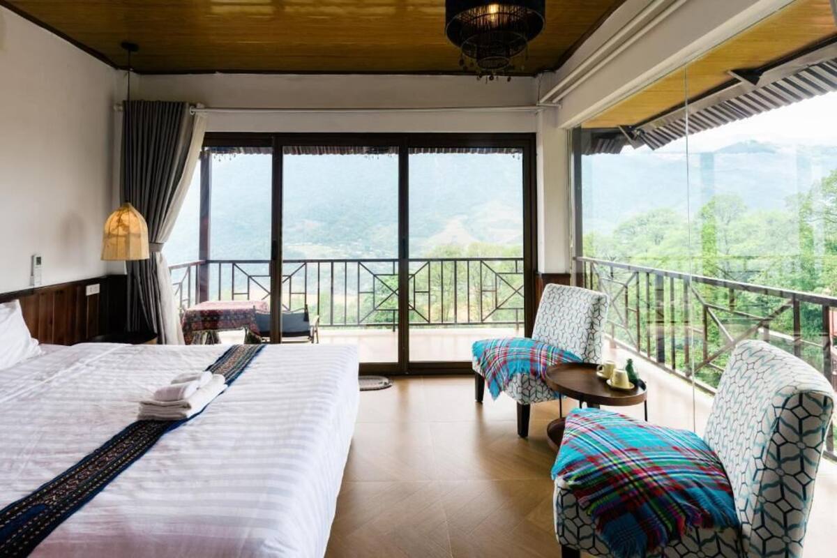 Double Room, Balcony, Mountain View | Desk, blackout drapes, WiFi (free)