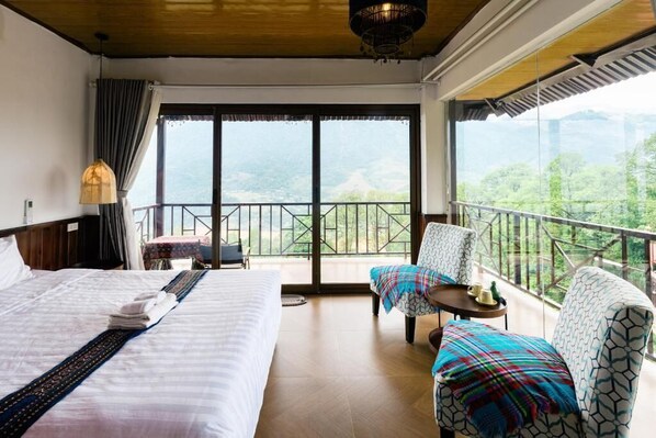 Double Room, Balcony, Mountain View | Desk, blackout drapes, WiFi (free)