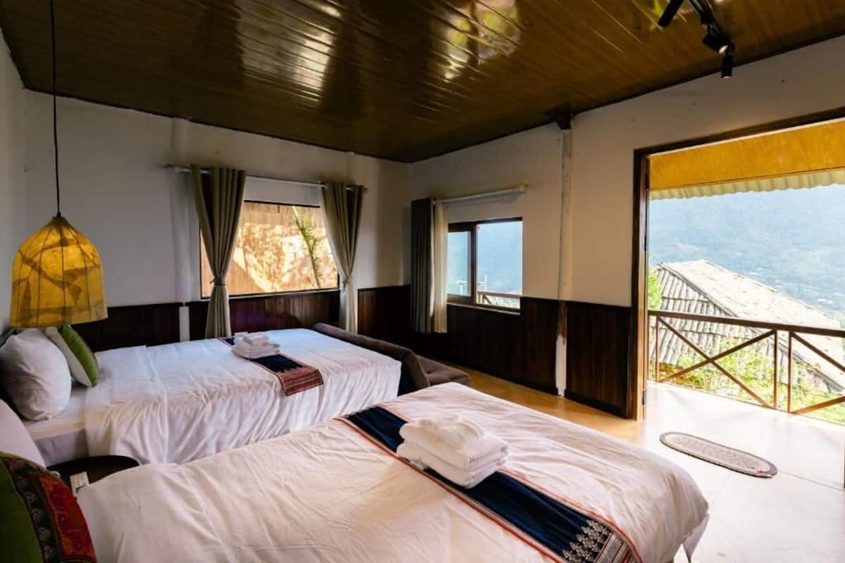 Deluxe Triple Room, Balcony, Mountain View | Desk, blackout drapes, WiFi (free)