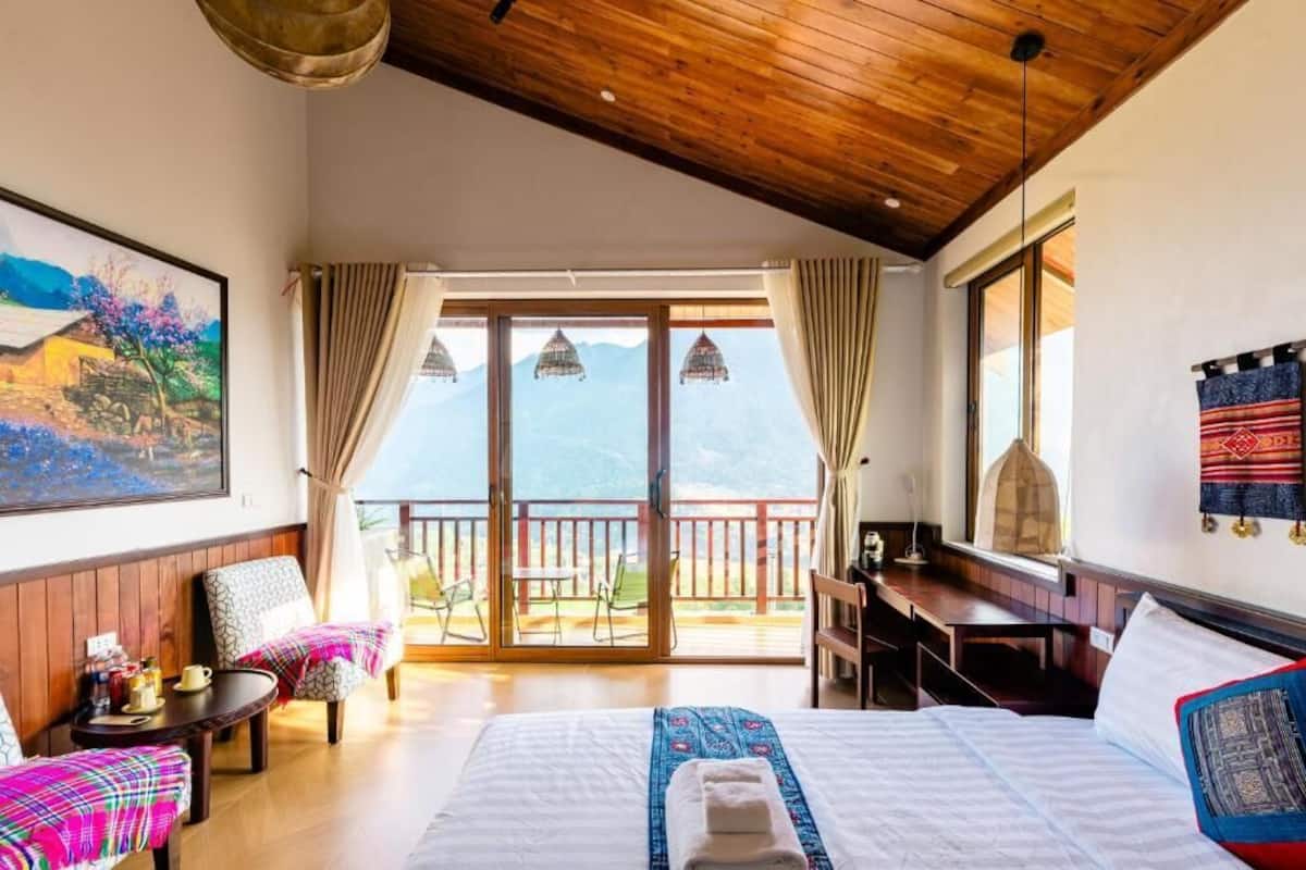 Double Room, Balcony, Mountain View | Desk, blackout drapes, WiFi (free)