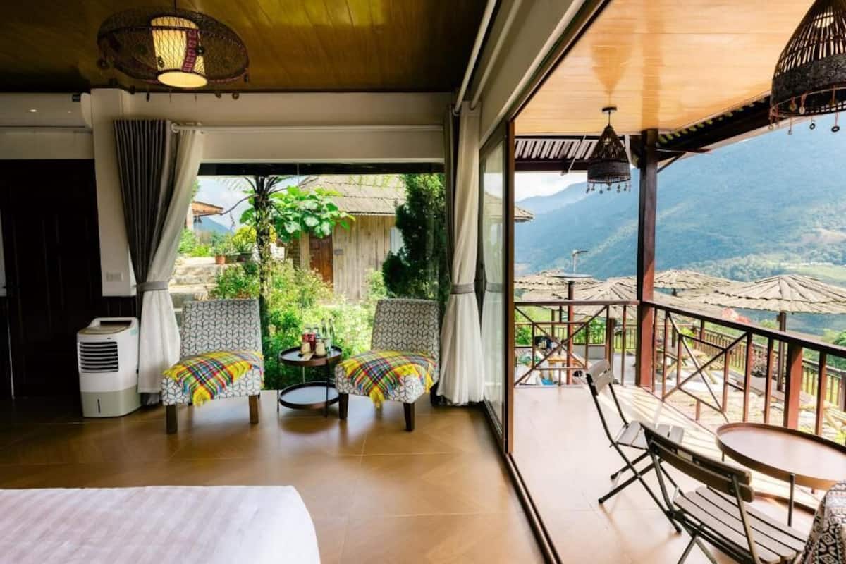 Bungalow, Balcony, Mountain View | Desk, blackout drapes, WiFi (free)