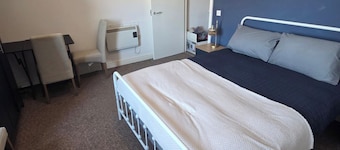1 Bedroom Beach view Apartment Sleeps 4
