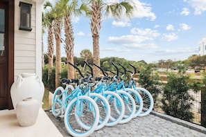 Property grounds - Sleeps 30! LSV/Golf Cart, Private Pool, HotTub, & Game Room! Pet-Friendly (Santa Rosa Beach)
