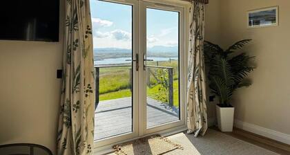 Luxury Skye Cabin - Loch & Cuillin Mountain Views