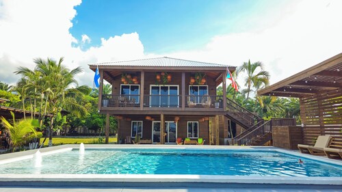 Casa Buenas Vibras 5-bedroom Beach Front house in Rio Maria