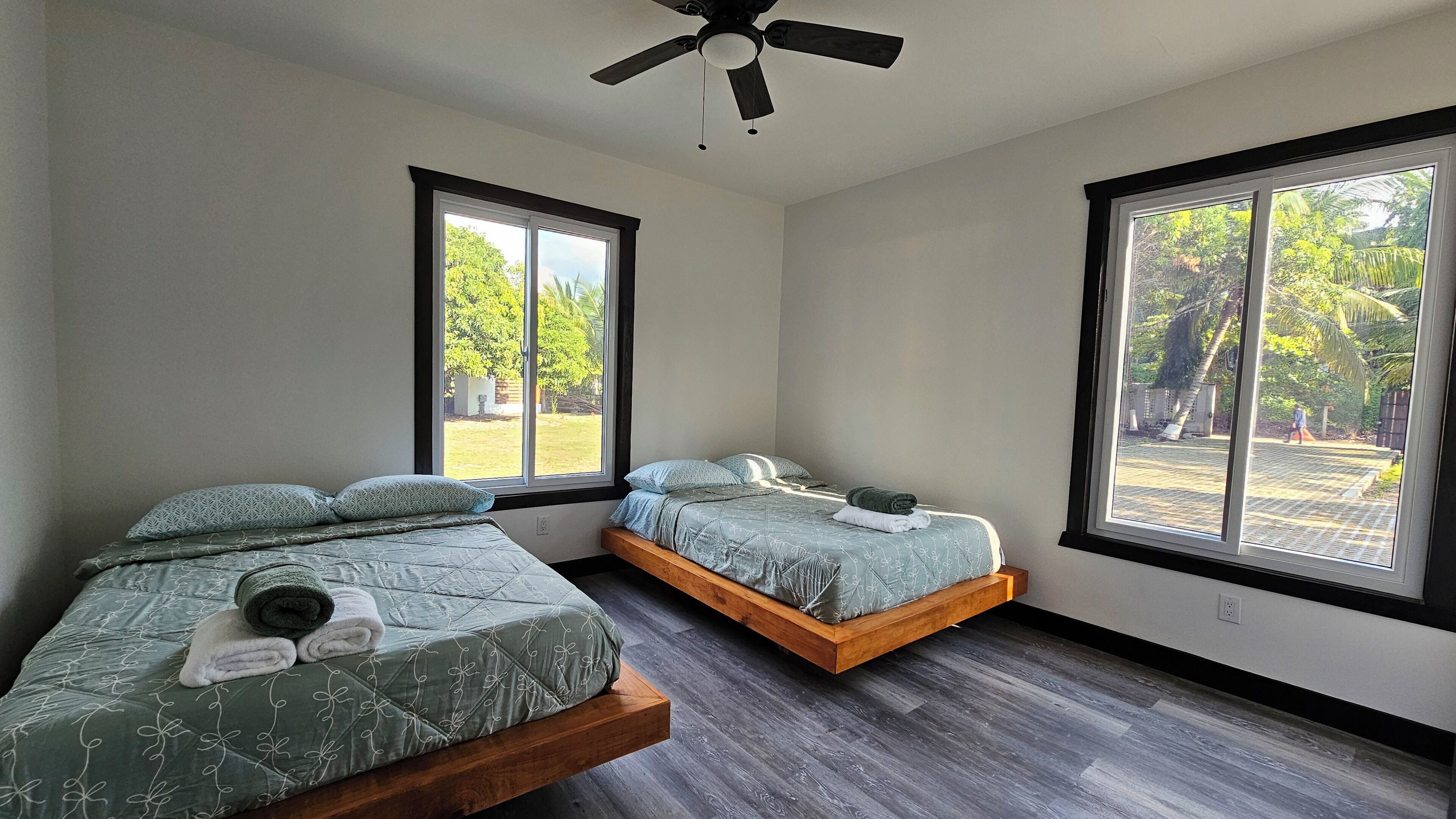 5 bedrooms, internet, bed sheets