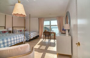Room - The Lobster Shack Waterfront+ Dock - Casual Luxury of a New England Beach House (Groton)
