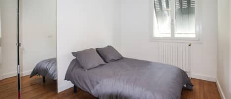 3 bedrooms, iron/ironing board, travel cot, free WiFi