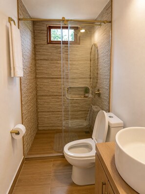 Comfort Room, Balcony, Mountain View | Bathroom - rento.propiedades (Guarne)