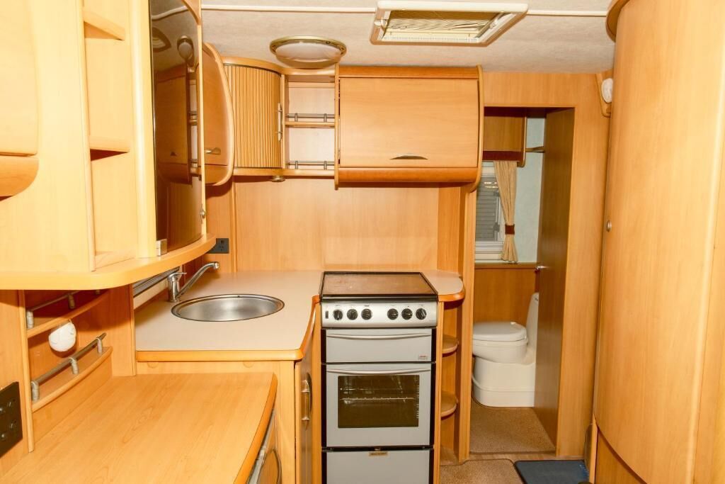 Standard Twin Room, Garden View | Private kitchen | Mini-fridge, microwave