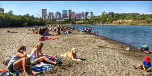 Beach - Modern Windermere Home | Sleeps 6 | Near Shopping & Airport (Edmonton)