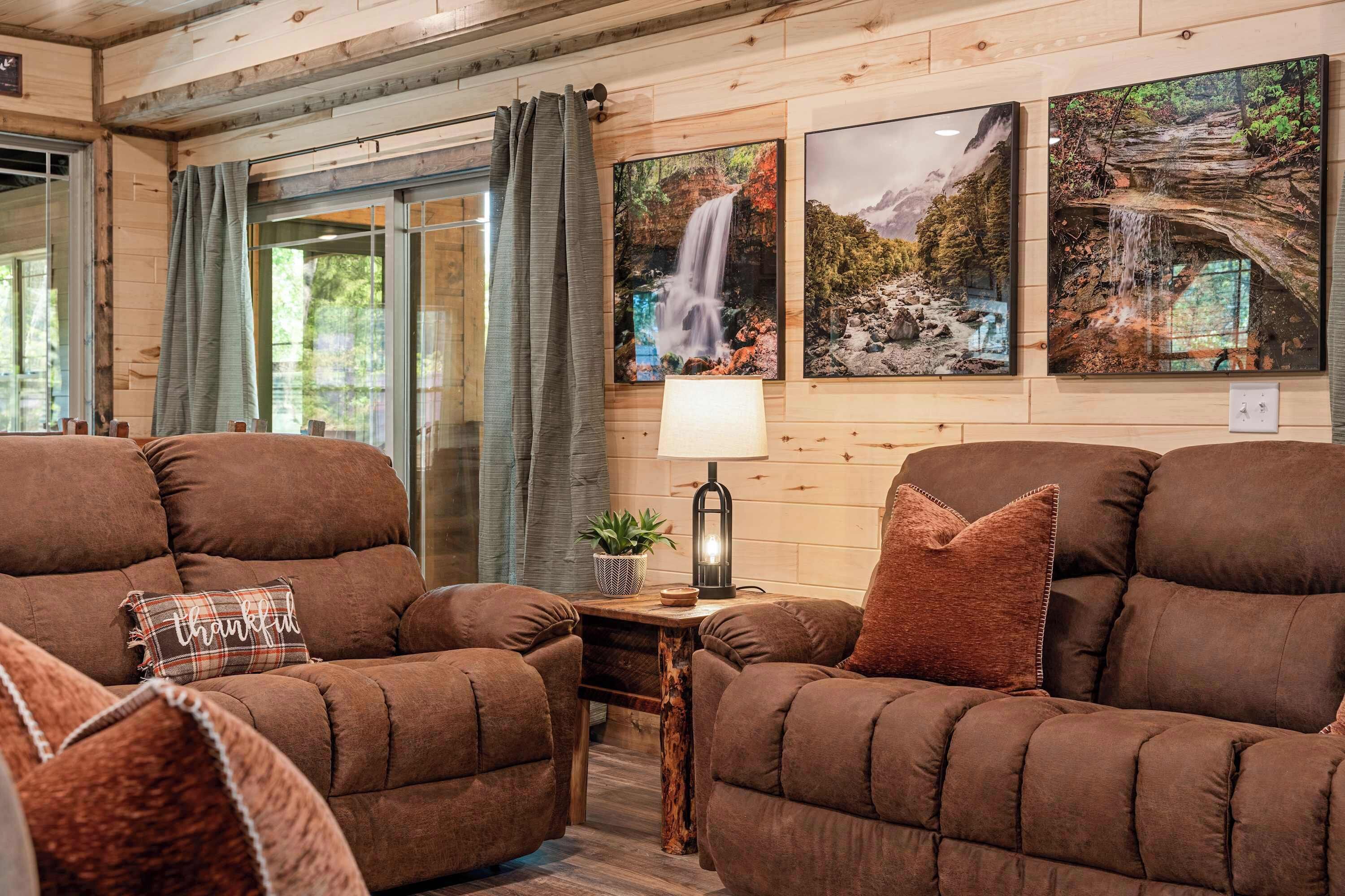 TV, fireplace, offices