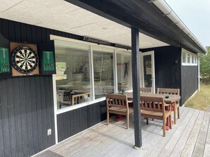 屋外ダイニングエリア