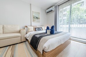 Room - Cozy Studio Pool View at Elio Sukhumvit 64 (Bangkok)