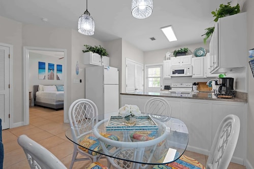 Pool Cottage Near Beach & Wharf