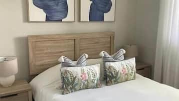 1 bedroom, WiFi (free), bed sheets