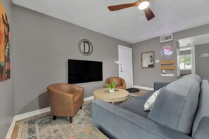 Smart TV - Dallas: Walk to Texas A&M Campus, Comfy King Beds (Bryan)