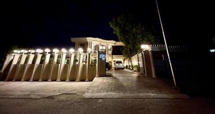 Shelton Guest House