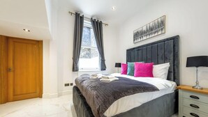 House - Victorian Style One-bedroom Apartment (London)