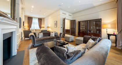 Royal Mayfair Mansion Luxurious 7-bedroom Villa