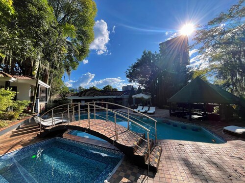 Private Poblado Tropical Estate 10BR Pool 18Person Jacuzzi Walk to GoldenMile AC