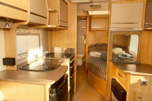 Family Double Room, Mountain View | Private kitchen | Mini-fridge, microwave - Sundale Caravan Retreat 4 Berth - Wanaka (Wānaka)