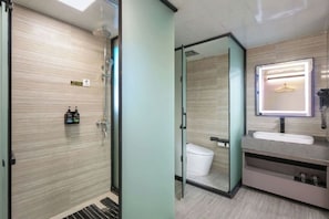 Luxury Double Room, City View | Bathroom | Shower, rainfall showerhead, free toiletries, hair dryer - Jungui Hotel (Shanghai)