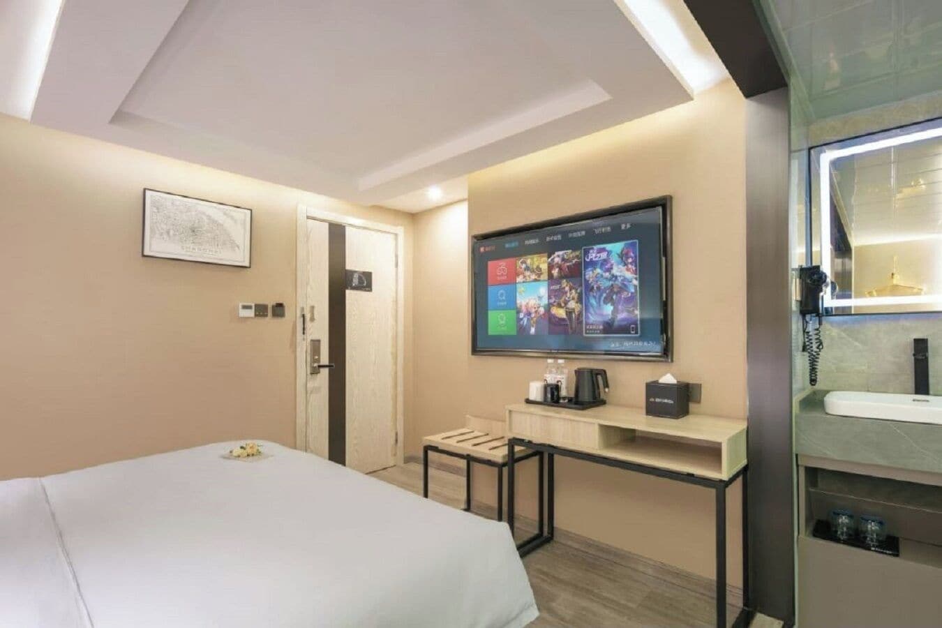 Quarto casal superior, vista para a cidade | Wi-Fi de cortesia, roupa de cama
