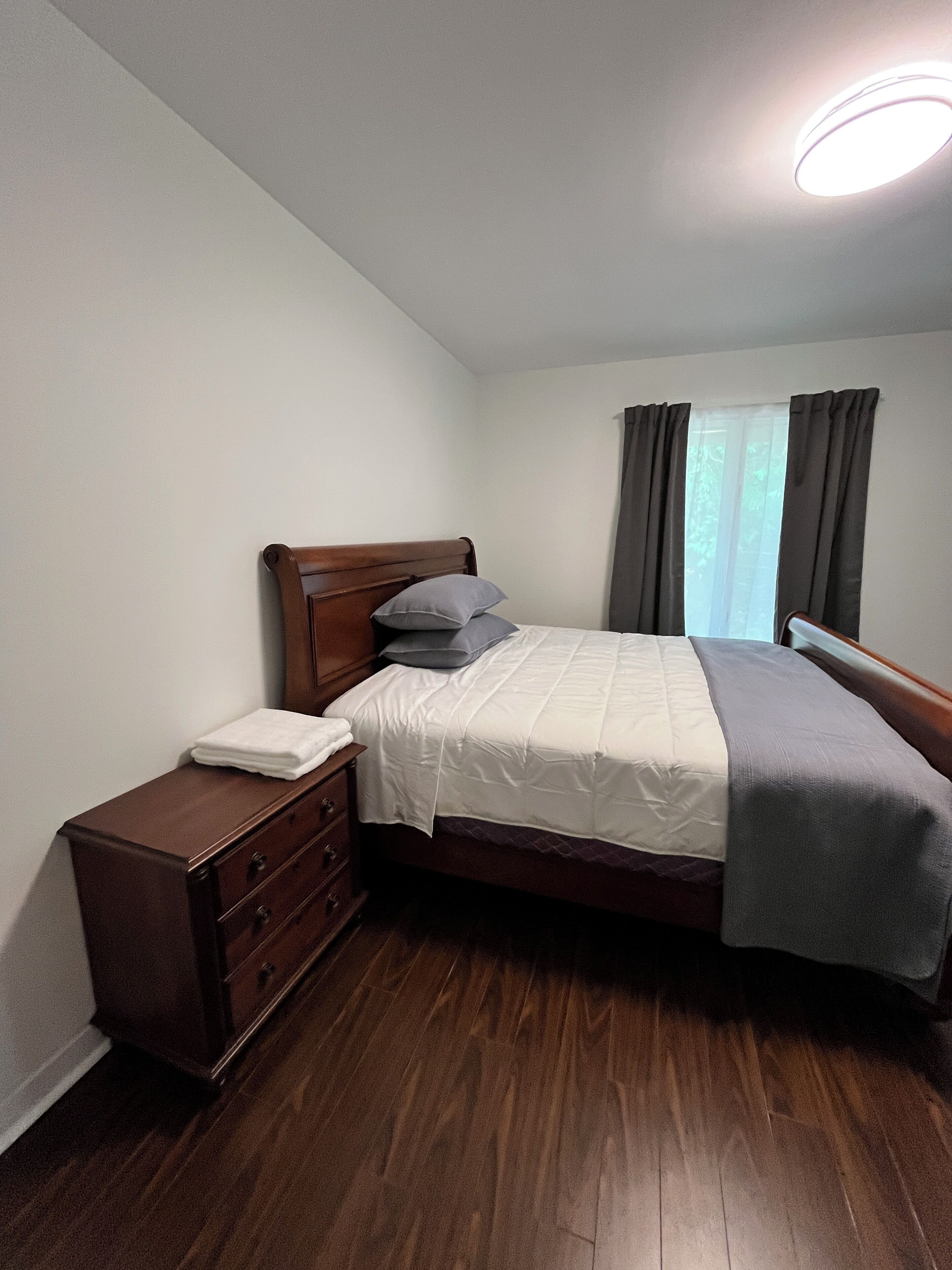 4 chambres, bureau, Wi-Fi gratuit, draps fournis