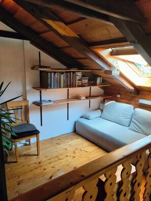 Living area - Vrbo Property (Zenting)