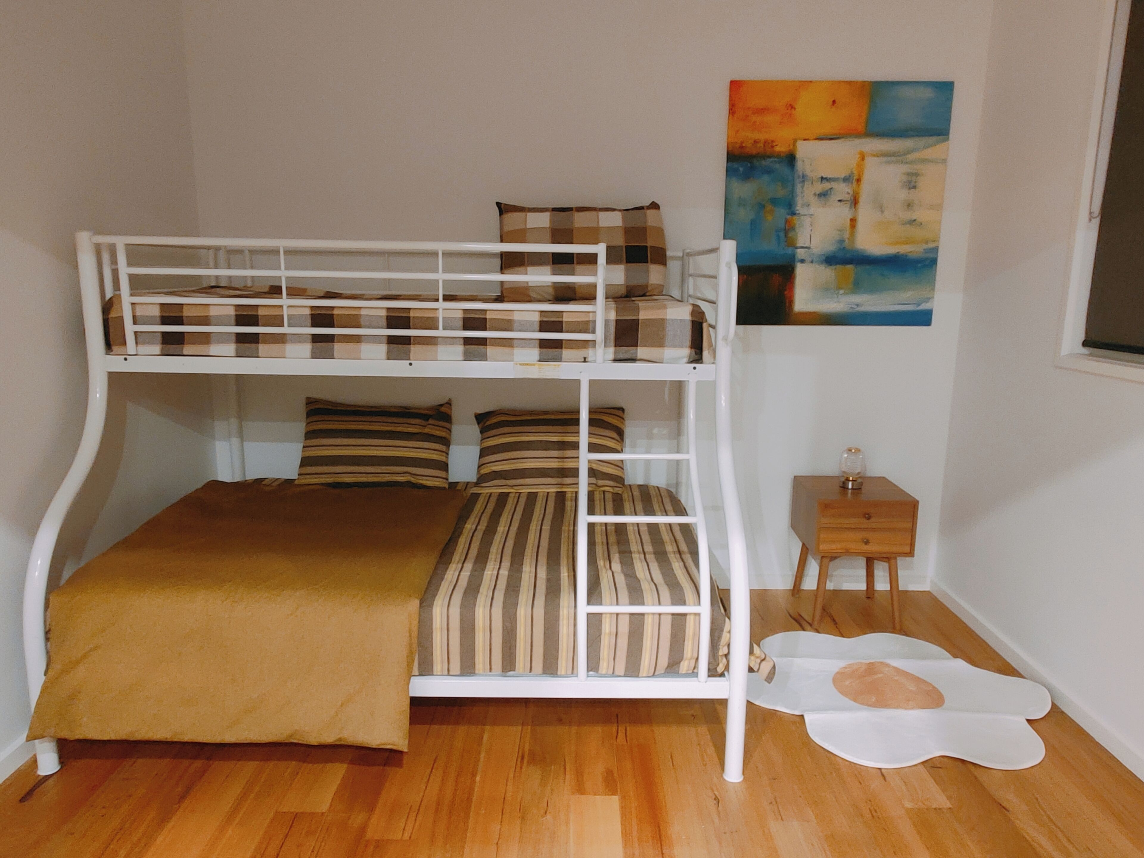 4 bedrooms, free WiFi, bed sheets