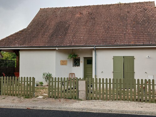 cottage-style country house