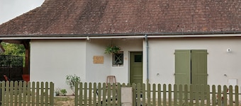 cottage-style country house
