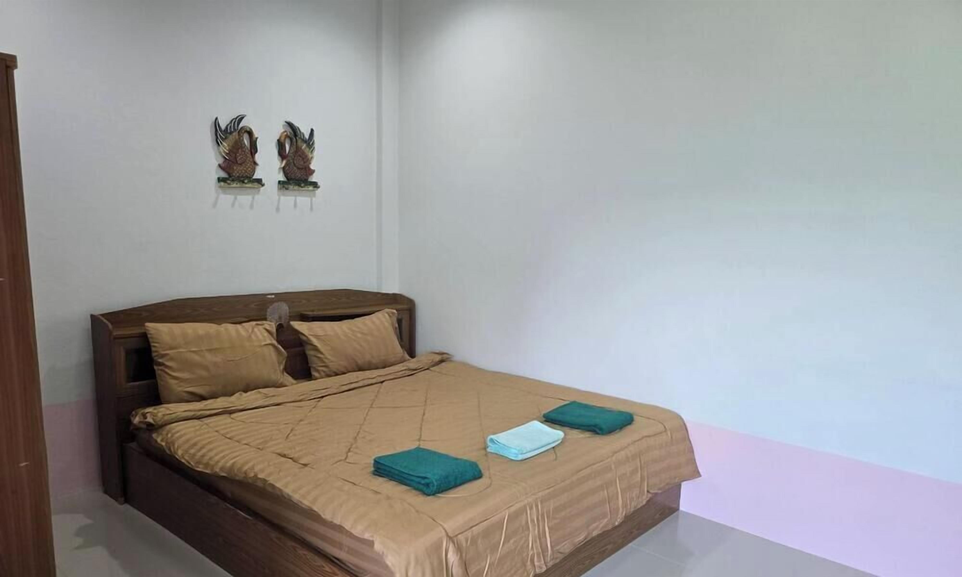 Single Room, Hill View | Desk, blackout drapes, soundproofing, WiFi (free)