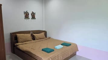 Single Room, Hill View | Desk, blackout drapes, soundproofing, WiFi (free)