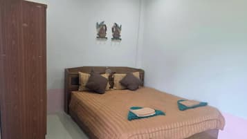 Single Room, Hill View | Desk, blackout drapes, soundproofing, WiFi (free)