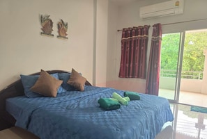 Habitació Deluxe, vistes al parc | Escriptori, cortines opaques i habitacions insonoritzades 