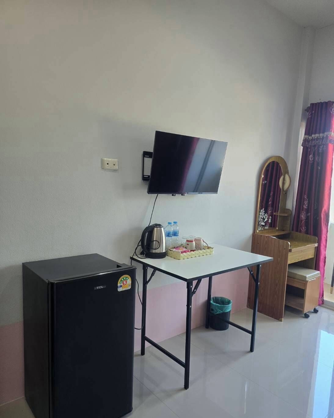Deluxe Room, Non Smoking | Interior