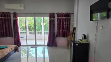Deluxe Room, Park View | Terrace/patio