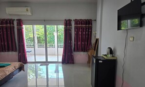 Deluxe Room, Non Smoking | Terrace/patio