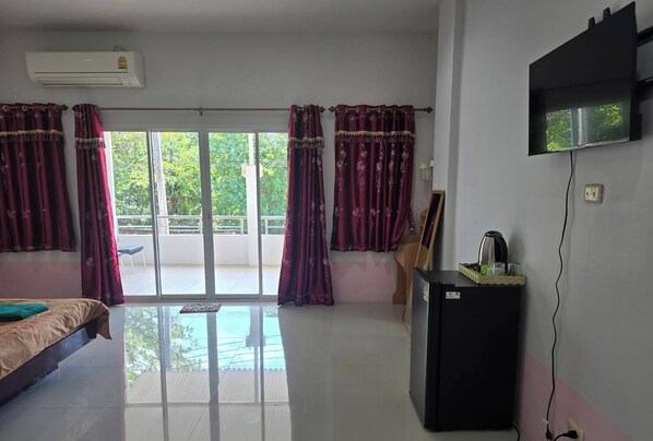 ห้องดีลักซ์, วิวสวนสาธารณะ | ลานระเบียง/นอกชาน
