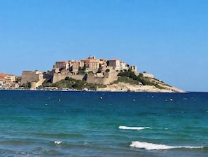 Beach - Charming house—4 bedrooms and 2 terraces. (Lumio)