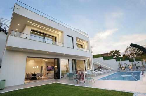 Luxury Villa with swimming pool, jacuzzi,breathtaking views.