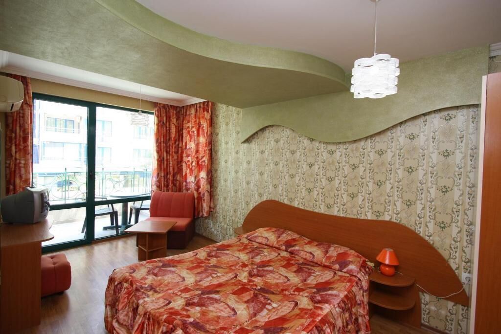 In-room safe, free WiFi