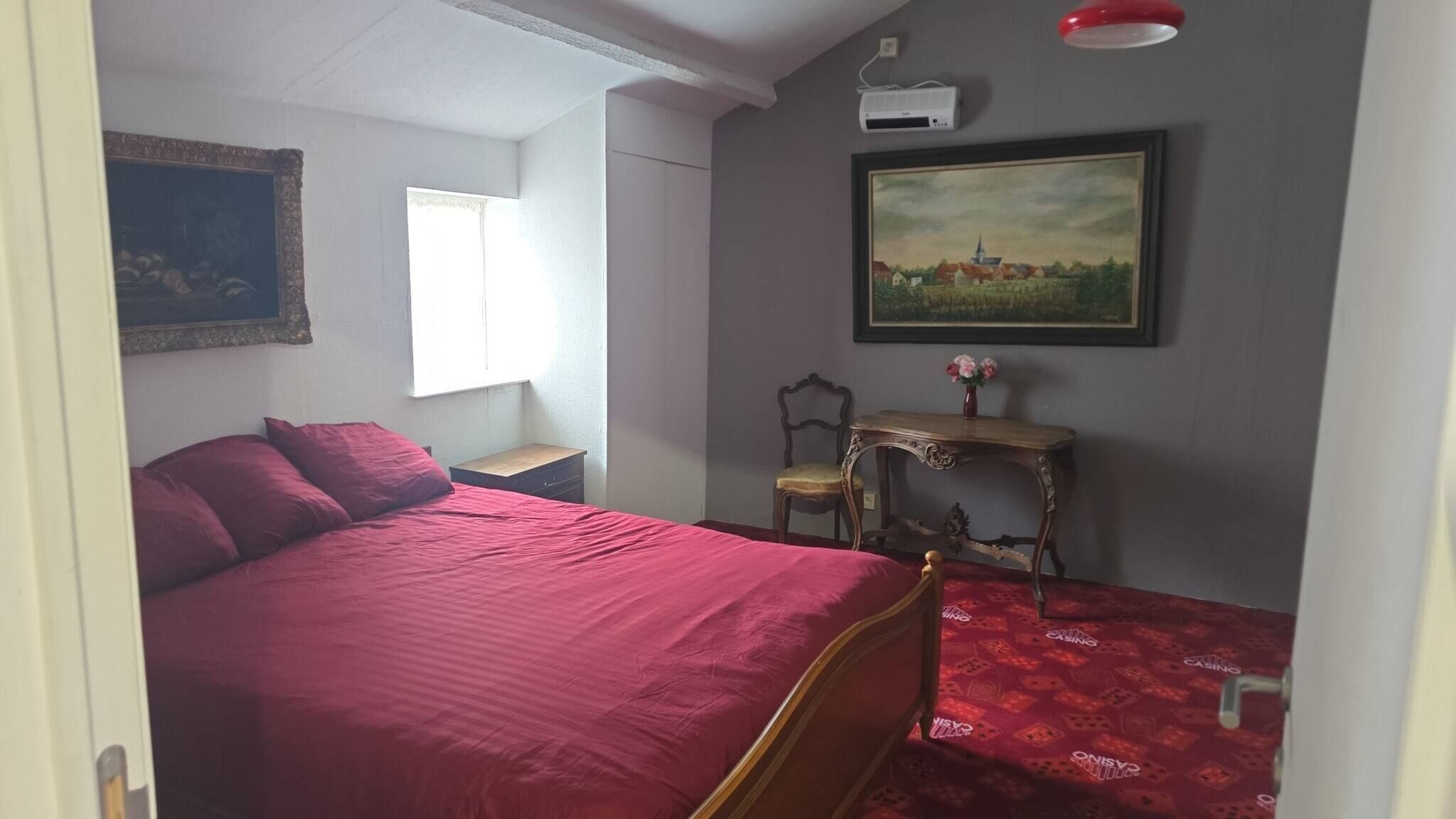 2 bedrooms, internet, bed sheets