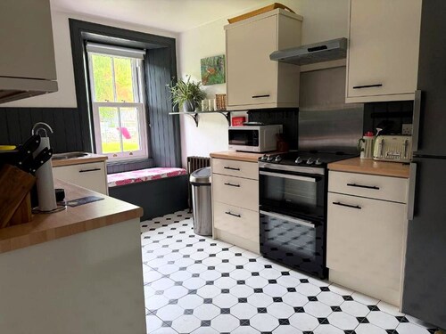 Tigh na Sithe, Traditional Victorian Villa