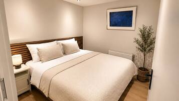 Travel cot, WiFi