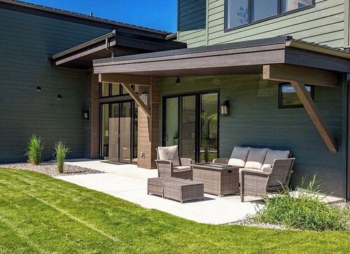 Modern Luxury Townhome with Clark Fork River Access